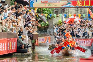 徐根宝迎80岁生日，张琳芃携一家来到基地看望恩师